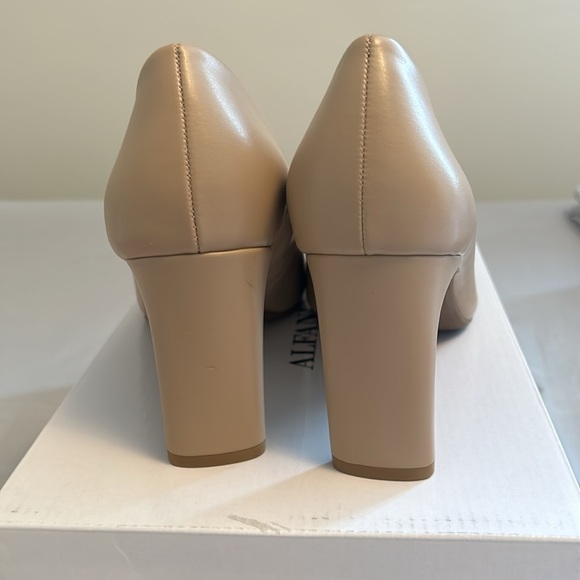 Alfani Tarah pumps 10M - Picture 4 of 5
